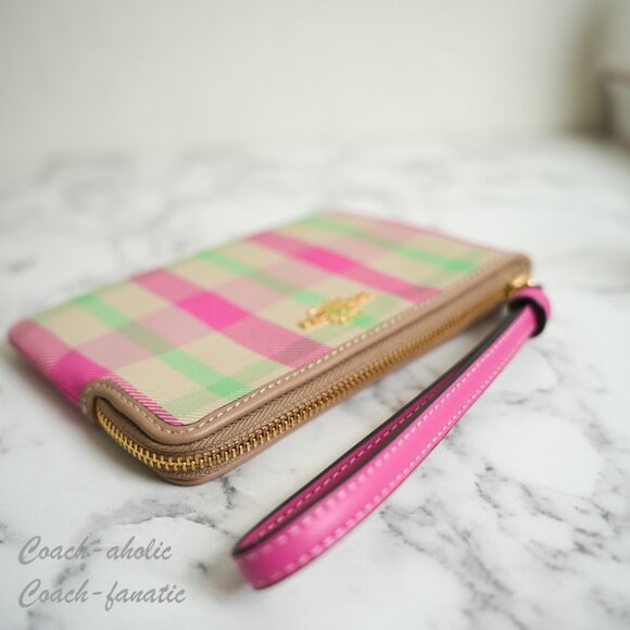 NWT Coach CZ450 Corner Zip Wristlet In Signature Canvas With Cherry Print - Picture 5 of 8